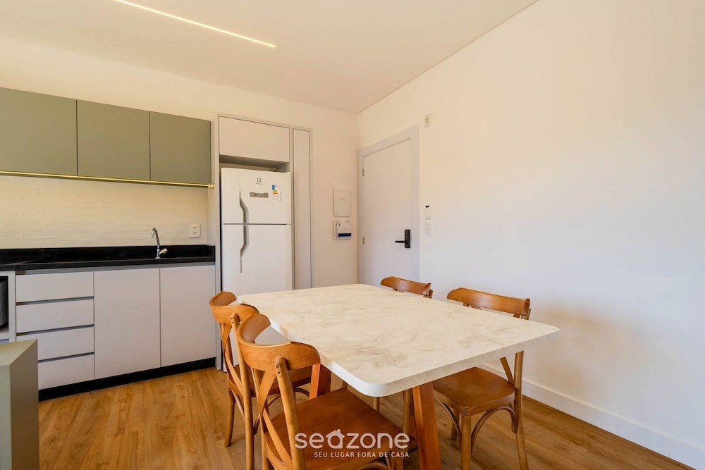 Apartments in a Building With a Pool, 180m From the Beach in Bombinhas - Sfrs