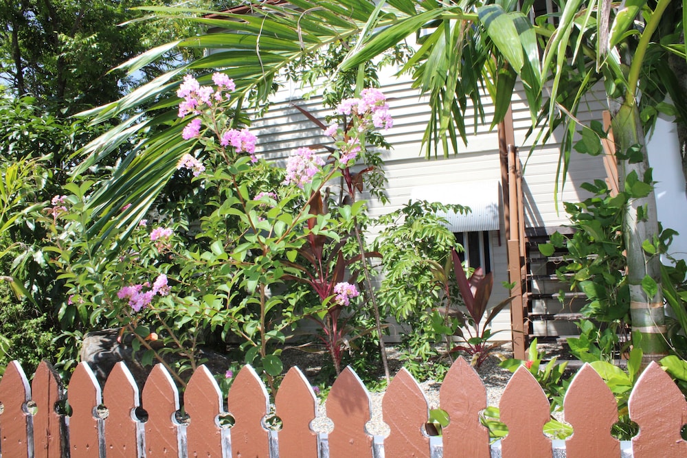 Travellers Paradise Heritage Historical Place - Hostel