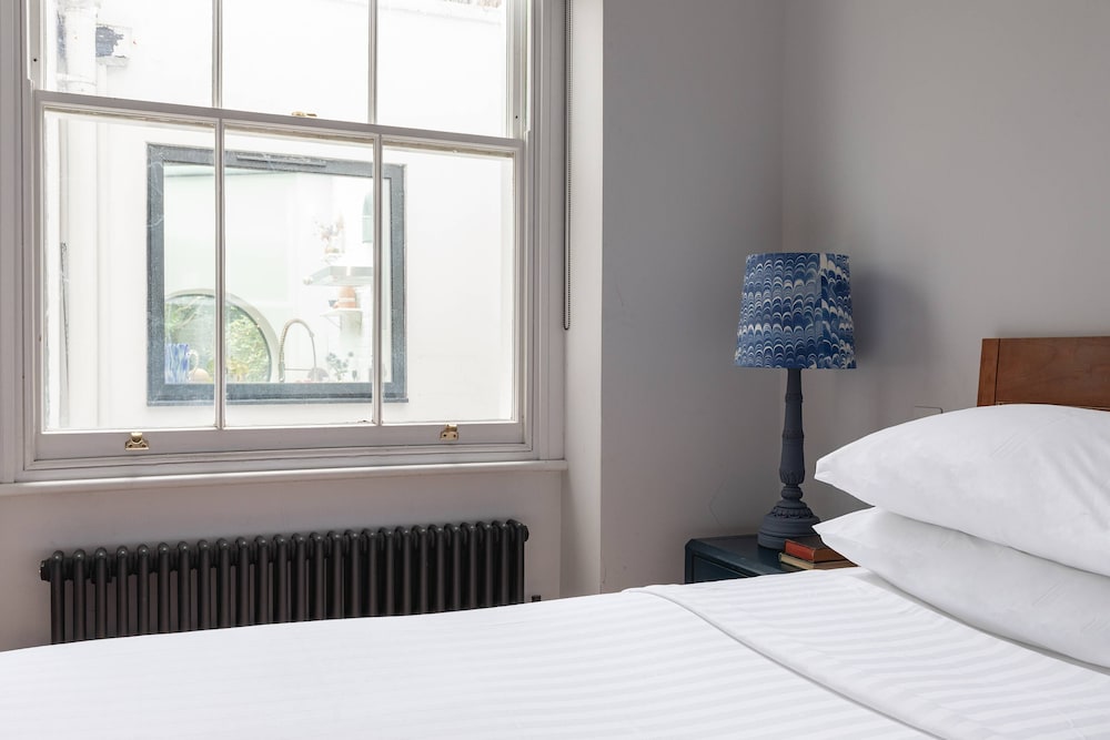 Colville Terrace IV by Onefinestay