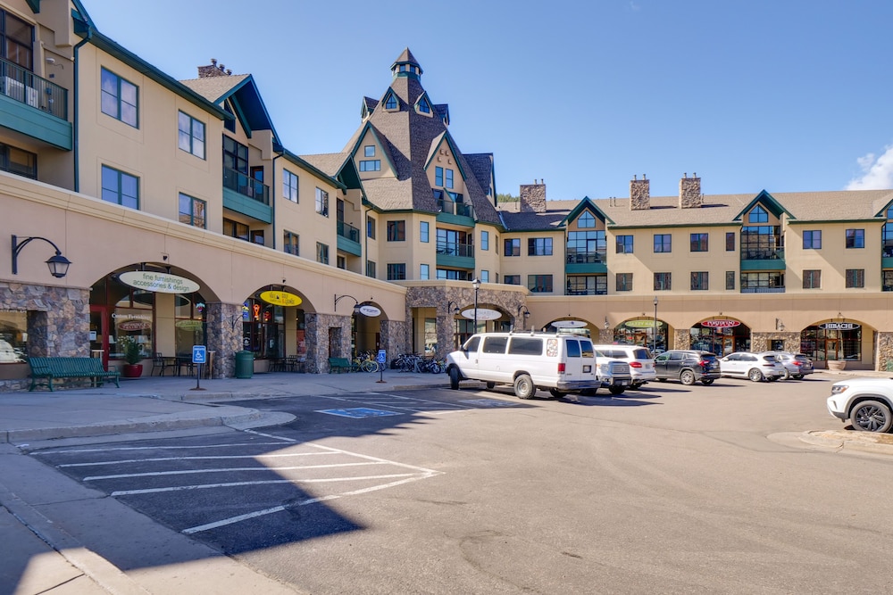 Cozy Avon Condo Near Beaver Creek Resort! view 5