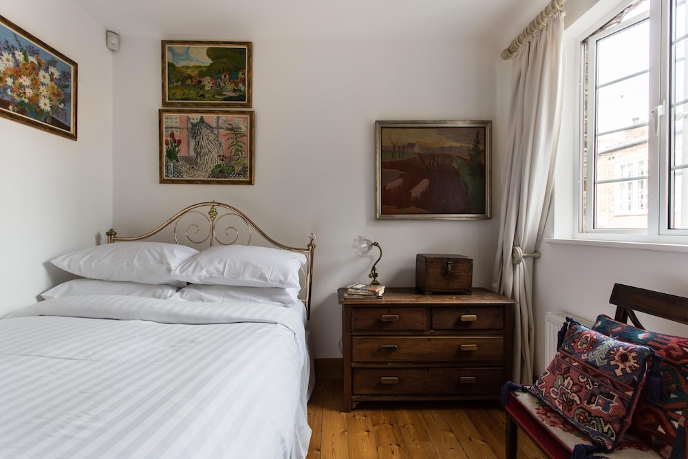 Godfrey Street II by Onefinestay