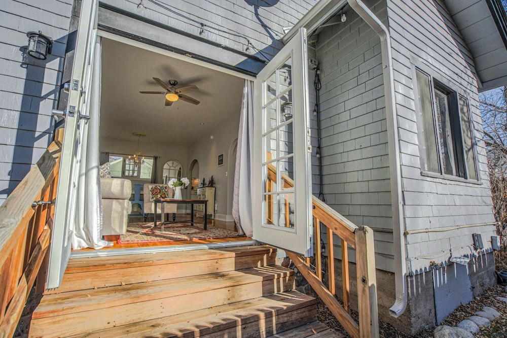 1BD Lovely Cottage Dogs Welcome Near Olympic Training Center view 3