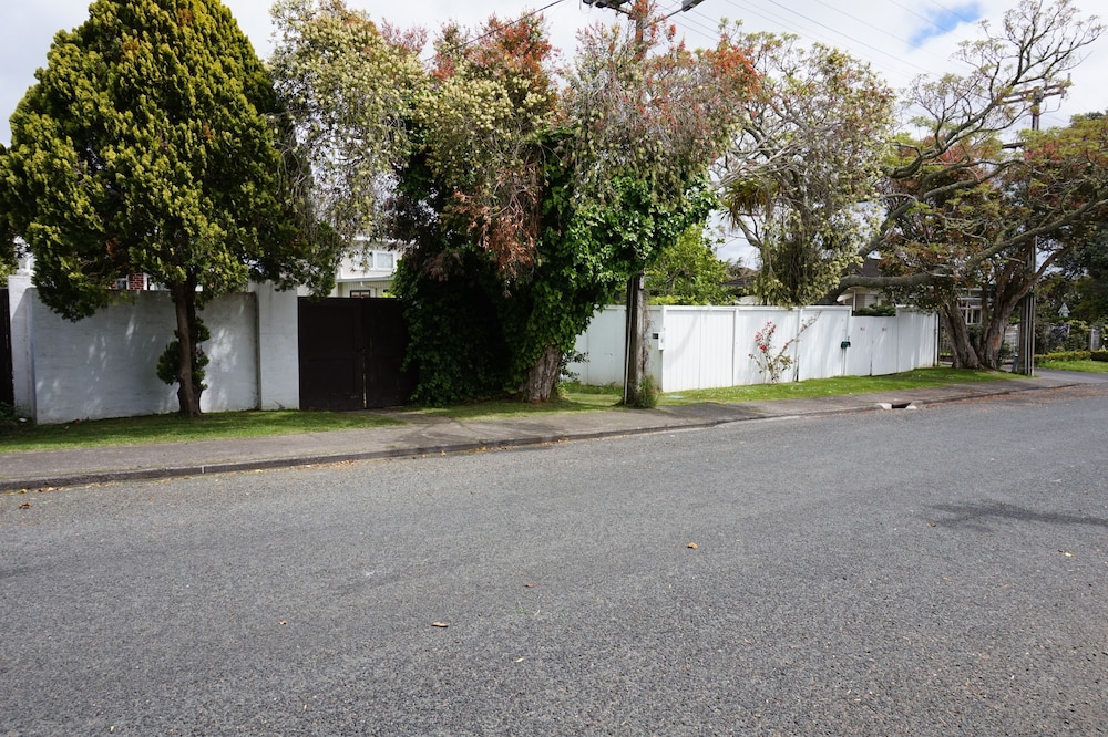 Auckland Hauraki Modern Guest House