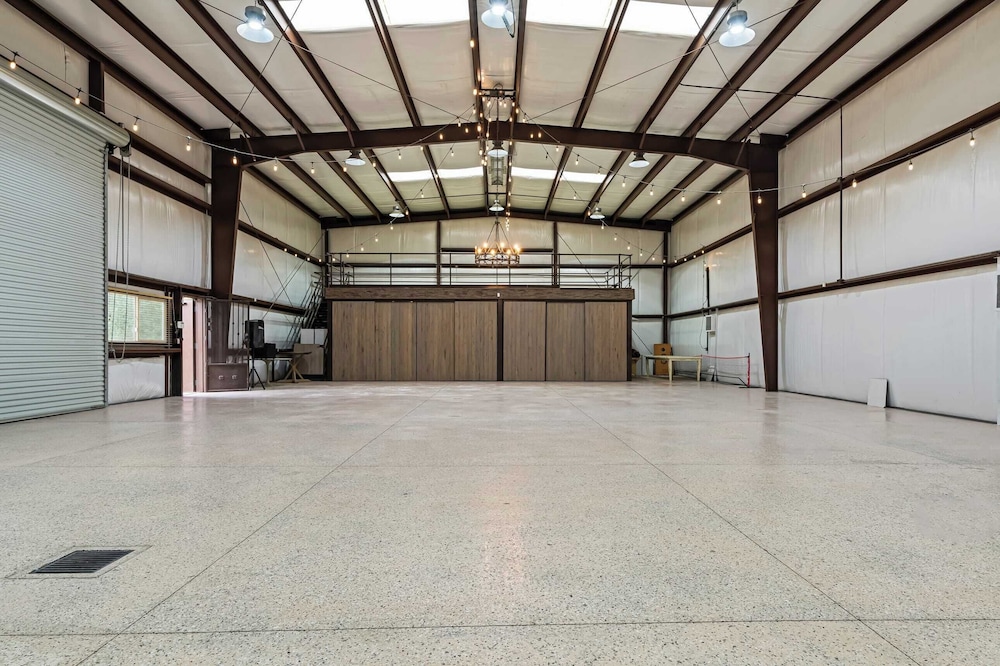 41 Palms Estate by Avantstay Indoor Pickleball, Pool, Hot Tub, Outdoor Kitchen