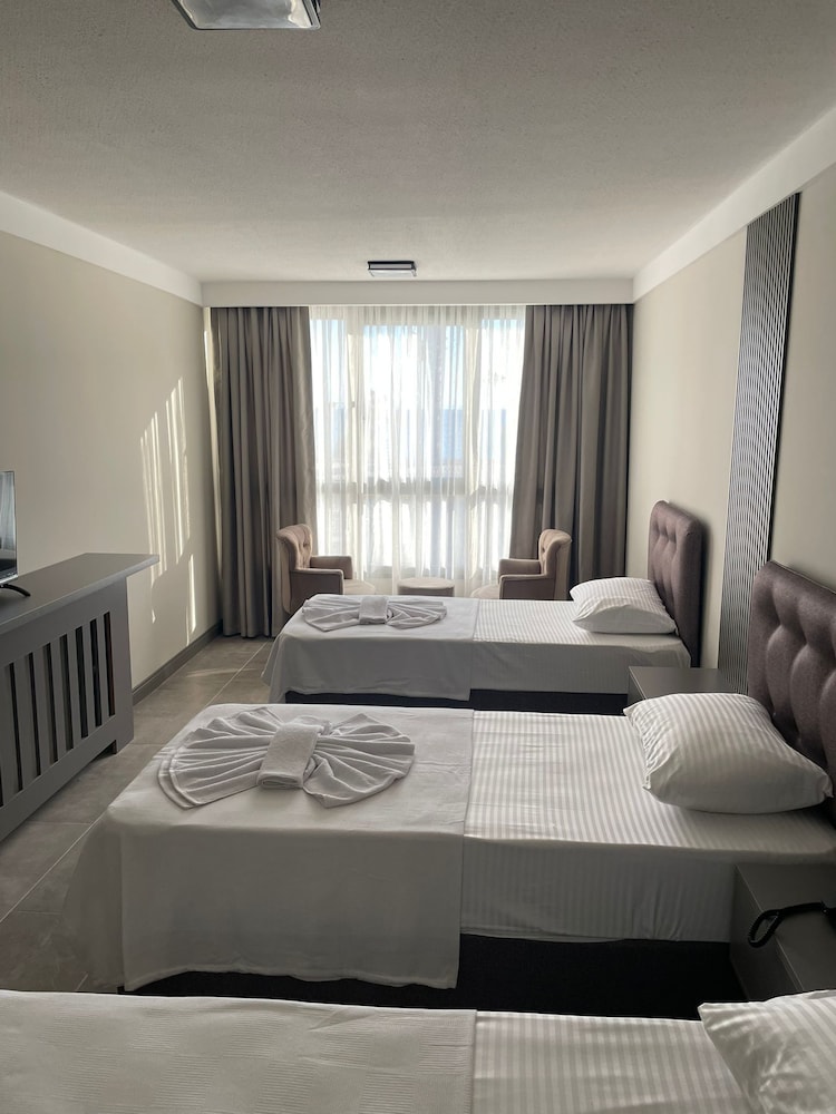 Grand Cennet Beach Hotel