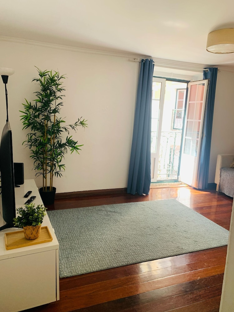 Castle Fado River Alfama Flat