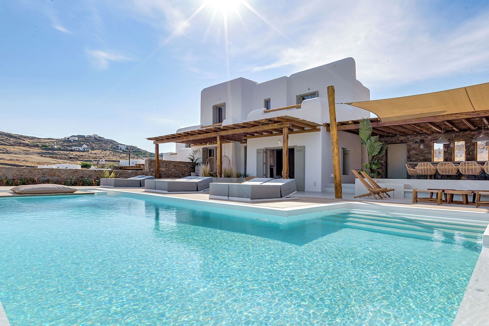 Villa Yasemin on the Rock
