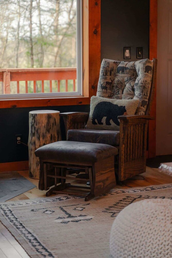 Cozy Cabin With Hot Tub - Near all in Hocking Hills