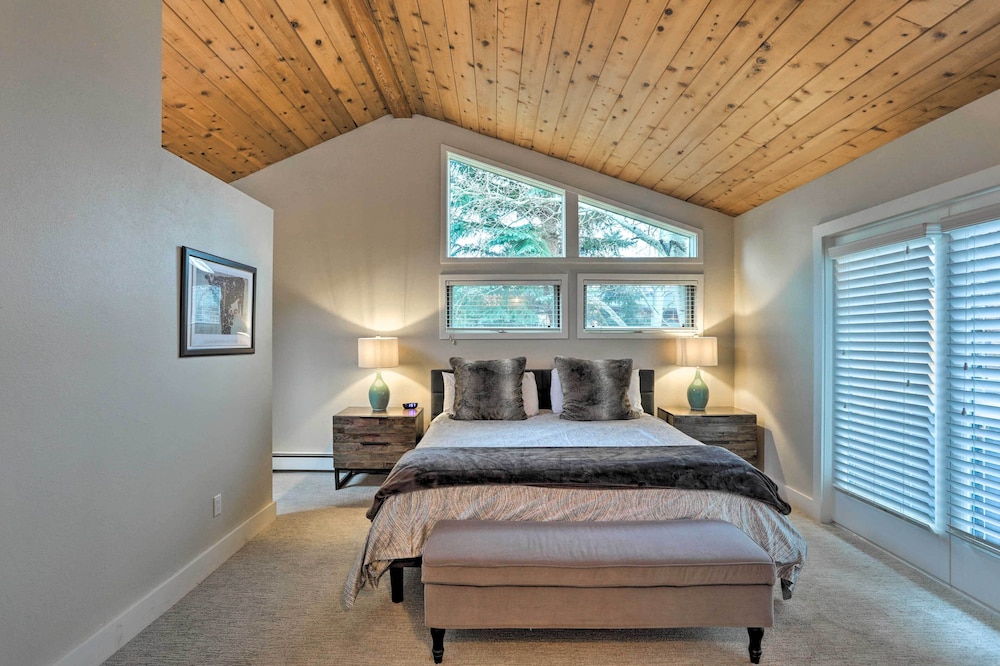 Modern Mountain Escape on Golf Course w/ Hot Tub! - Property Image 20