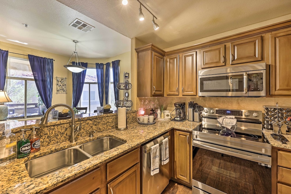 Scottsdale Condo w/ Pool Access, 11 Mi to Old Town view 3