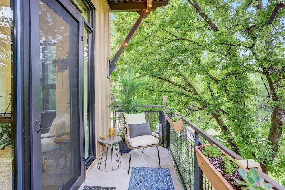 Lamar Treehouse