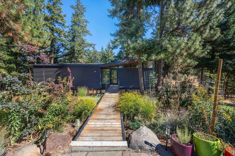 Happenstance Vineyards 2 Bedroom Home