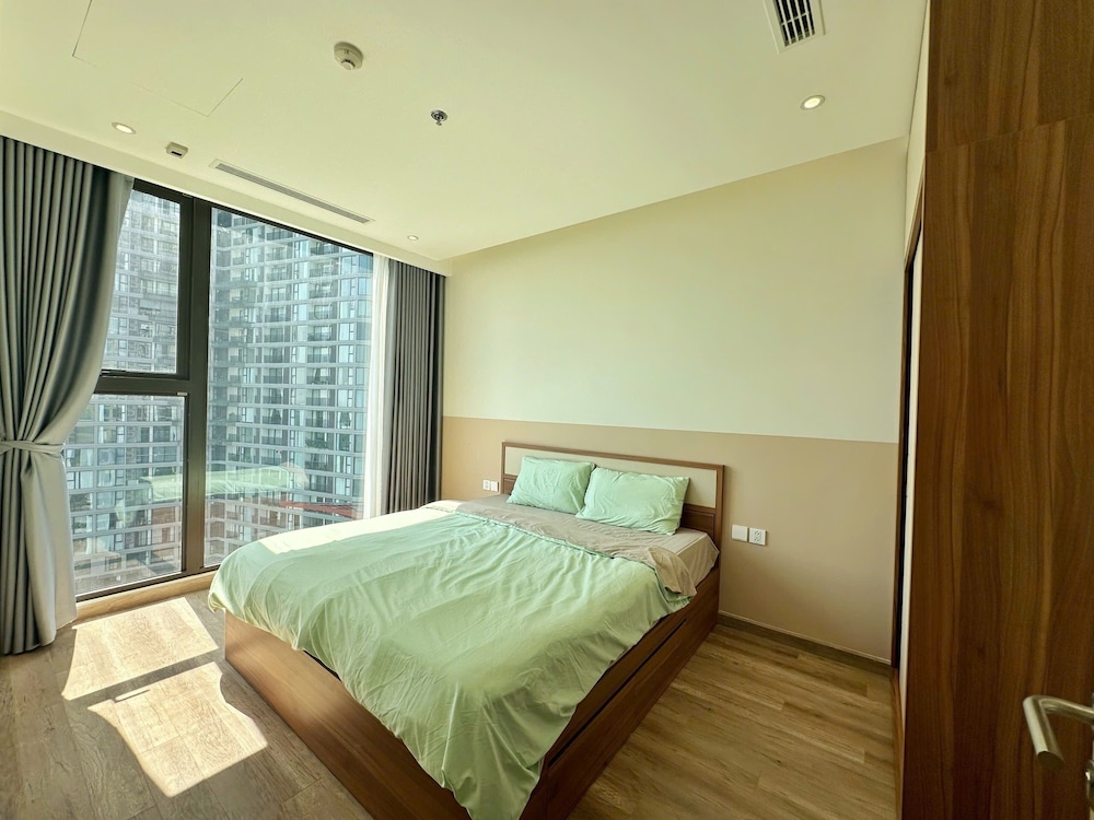 Sakura Homestay - Landmark Ecopark
