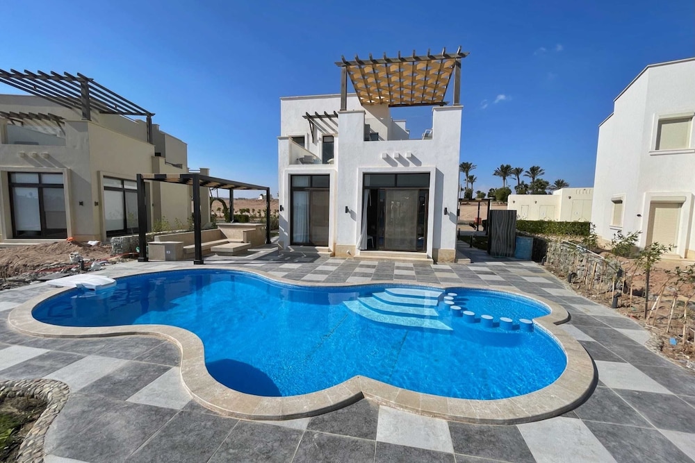 Xuru Stays I Haute & Hand-picked 4bdr Villa Private Pool