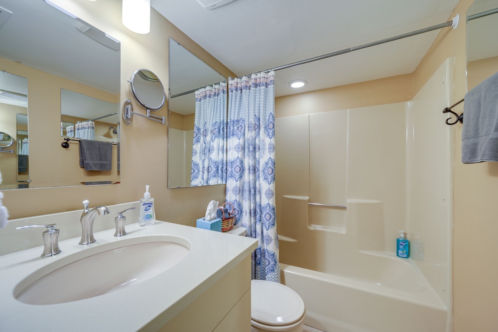 Penrose Vacation Rental w/ Deck & Hot Tub view 2