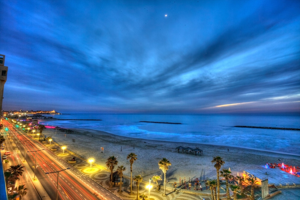 The Sea Apartments Tel Aviv by different locations