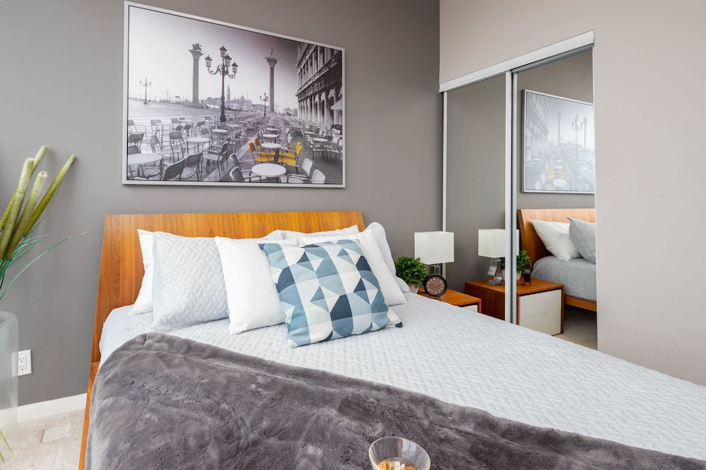 QuickStay Two-Bedroom Condo