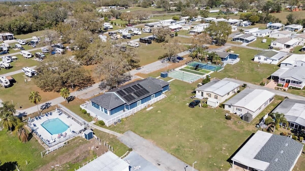 3 Bedroom, Comfy Home Dade City, Gated Community