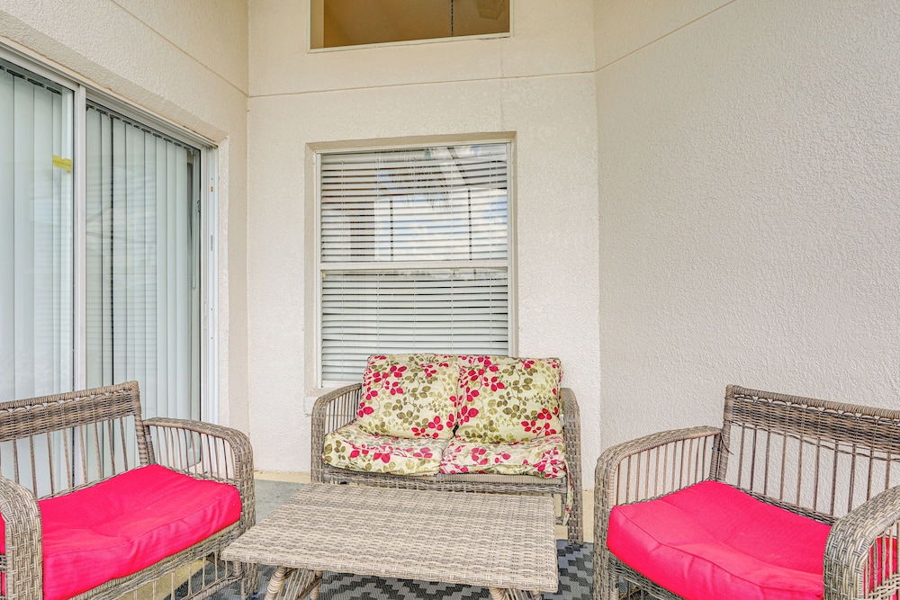 9 Mi to Disney: Home w/ Pool Table & Water Views!