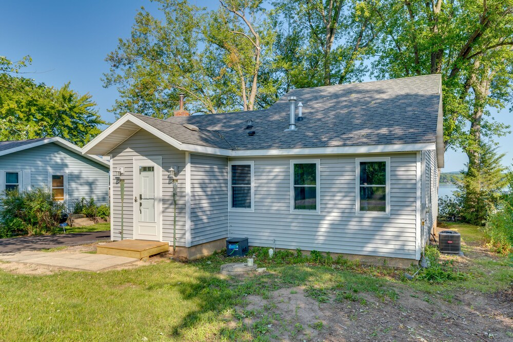 Waterfront Lodi Vacation Rental on Lake Wisconsin! view 4