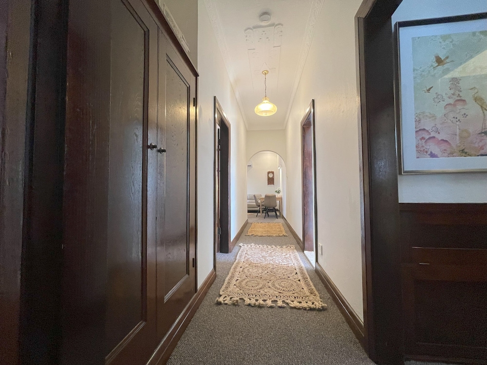 Globe Apartments