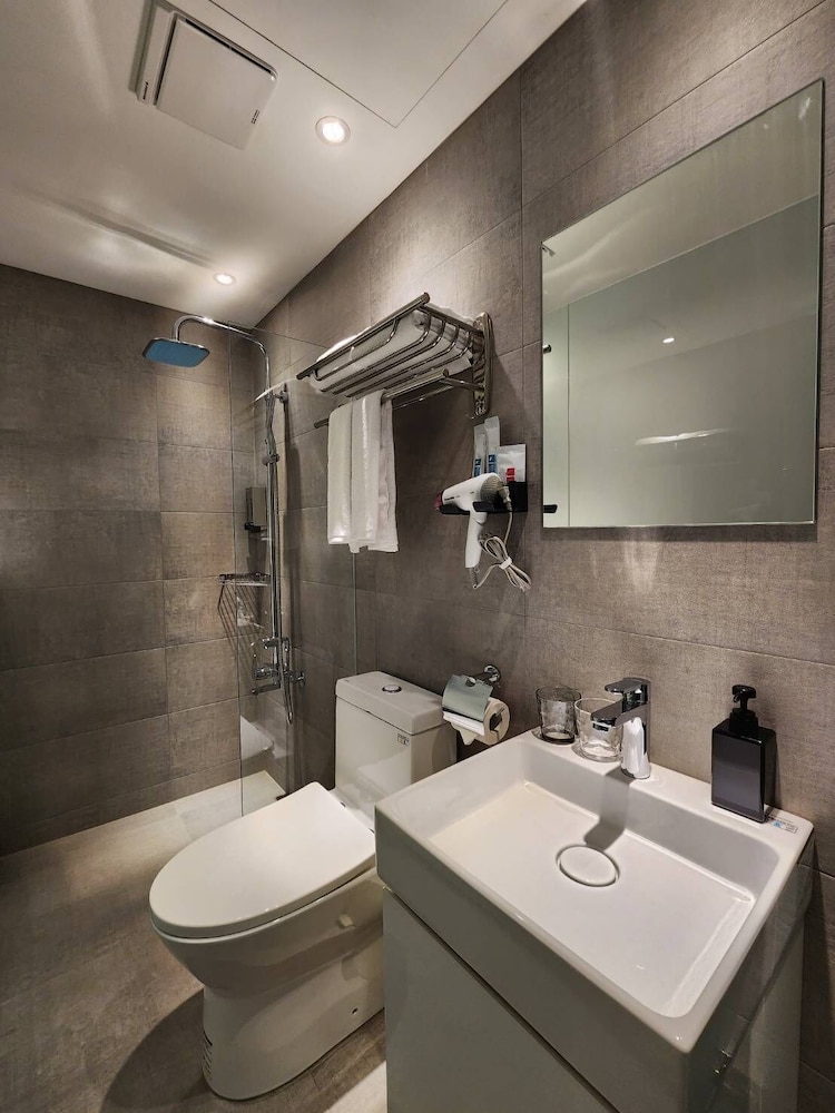 Fun Stay Inn Ximen
