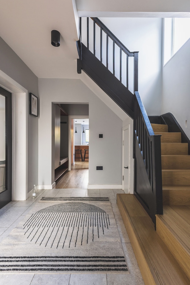 Beautiful Flat in Acton
