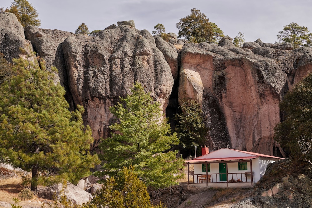 PARQUE CUEVA DE LOS LEONES