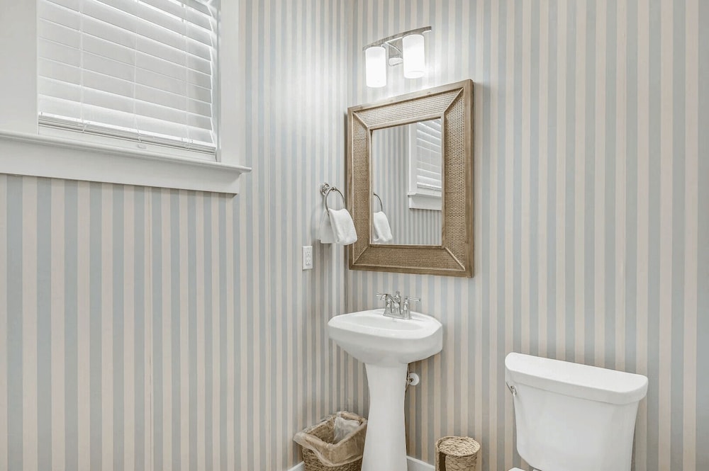 Newly Built, Walk to Dune Allen Beach, Pool 30A Ocean Pearl by Avantstay