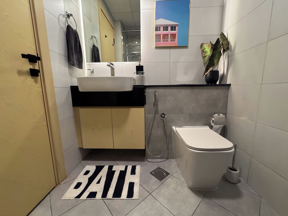 Grapeful Stay – Luxury Hostel Binghatti Avenue Tower Al Jaddaf