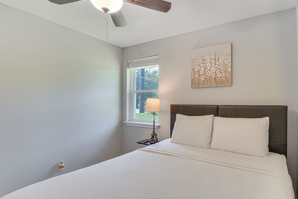 11 Mi to Beaches: Peaceful Foley Home w/ Yard
