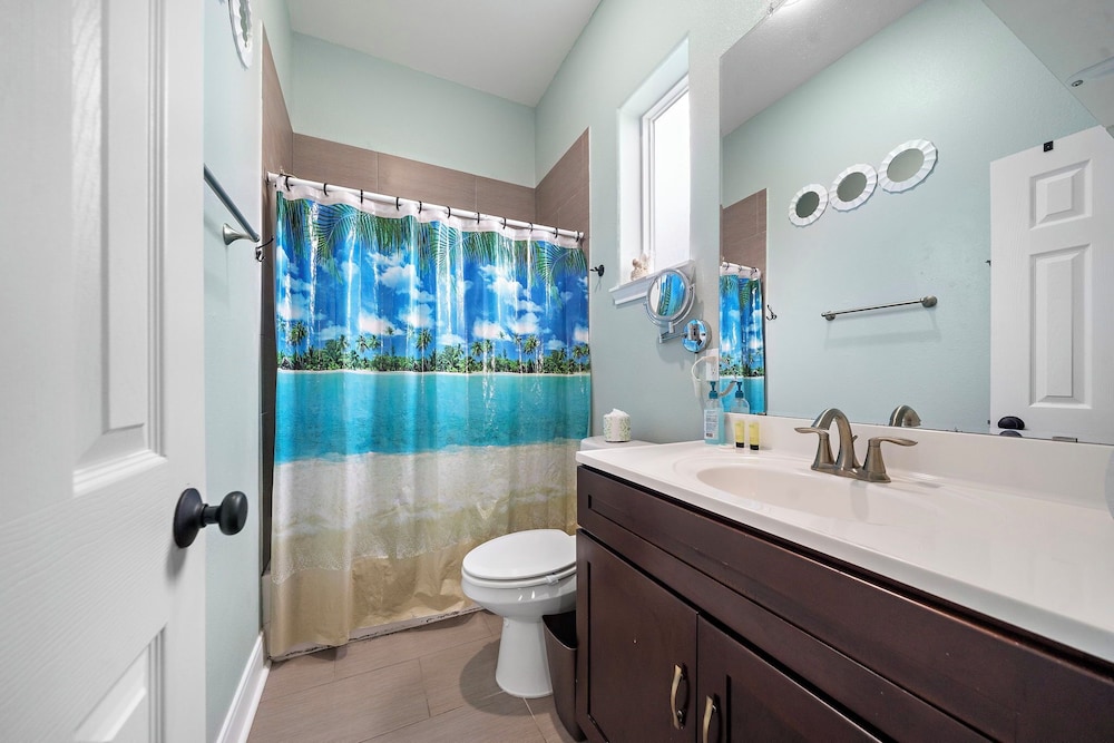Sunny Beach House by Ryson Vacation Rentals