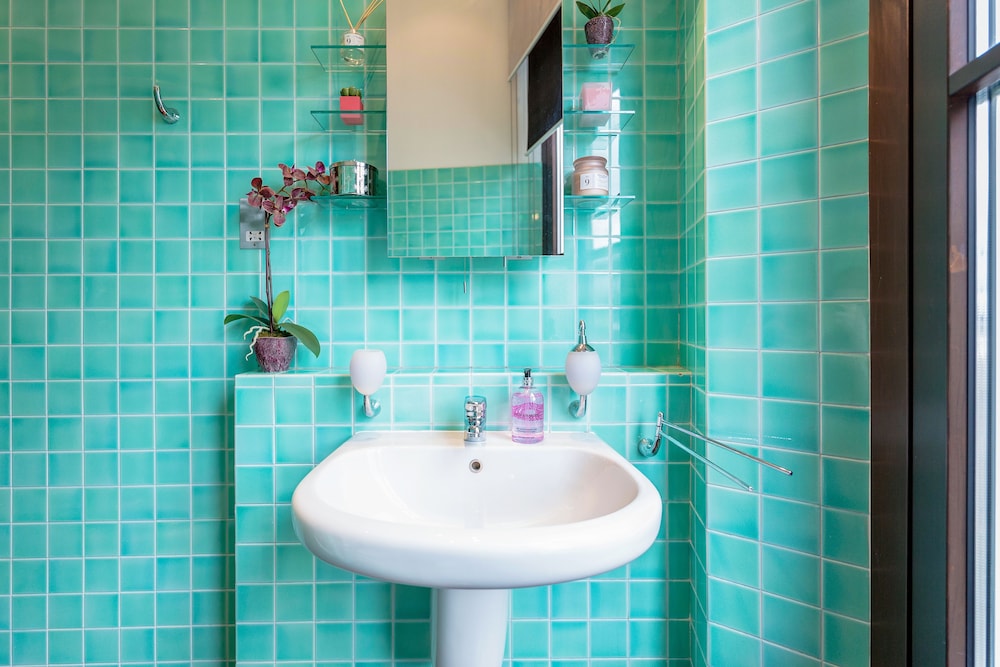 South Ken Apartment by BaseToGo