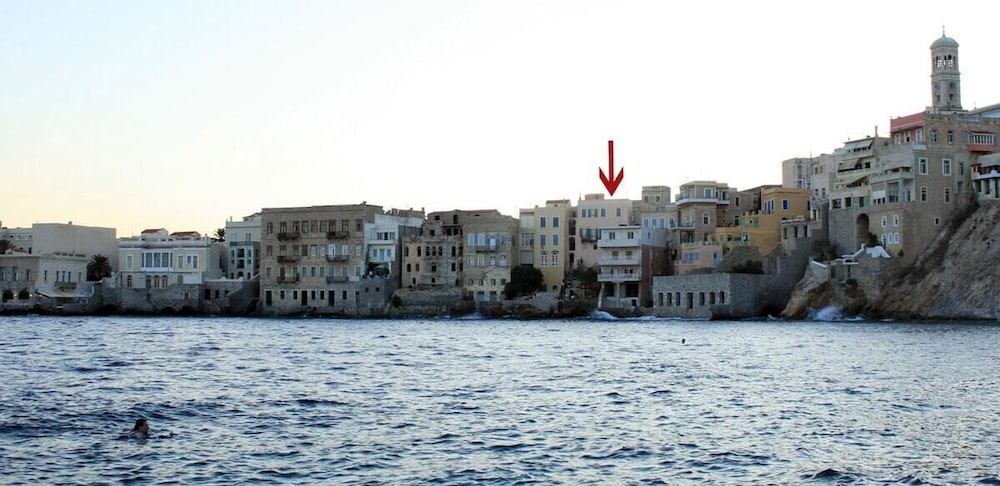 Seaside Neoclassical Property in Vaporia Ermoupoli