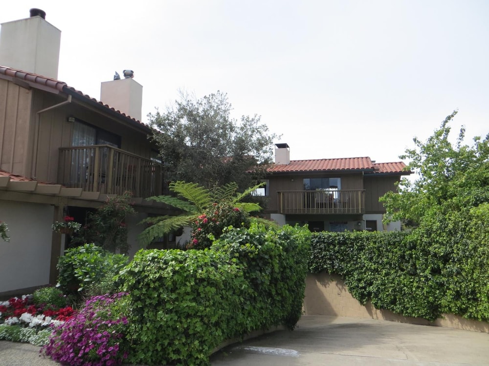 Adobe Inn - Property Image 11