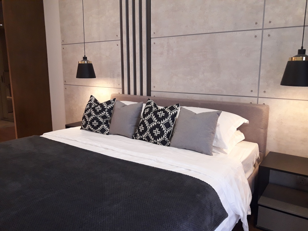 7Stonez Anggun Suites