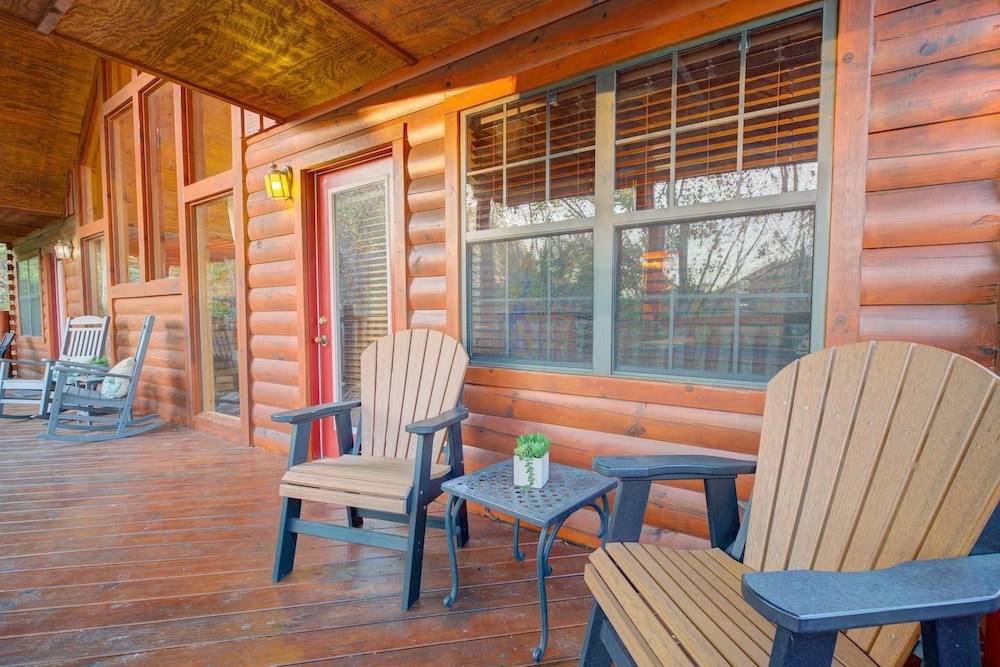 All Ya Need 4 Bedroom Cabin