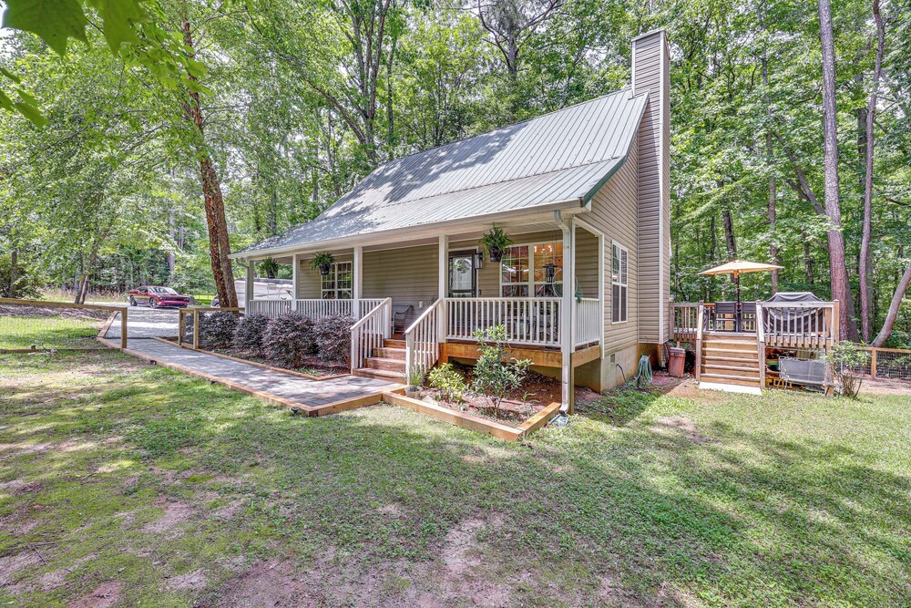 Fisher's Retreat Near Lake Thurmond: Tignall Home