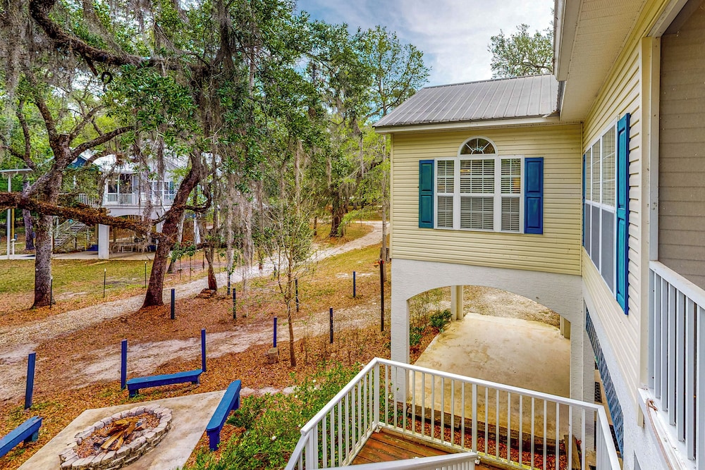 Dog-friendly Riverfront 3BR w/ Fire Pit & Dock