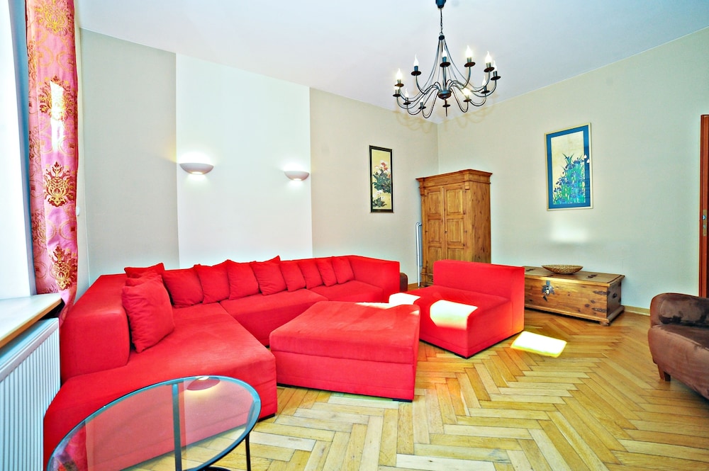 Grand Apartments