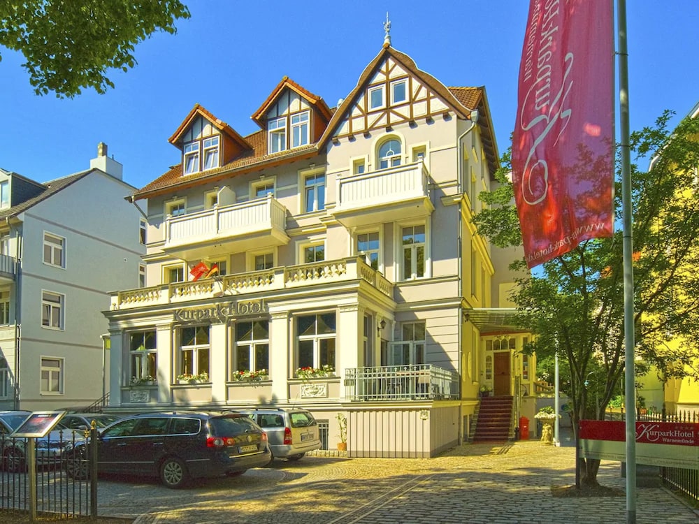 Hotel Kurparkhotel Warnemuende - Image 1