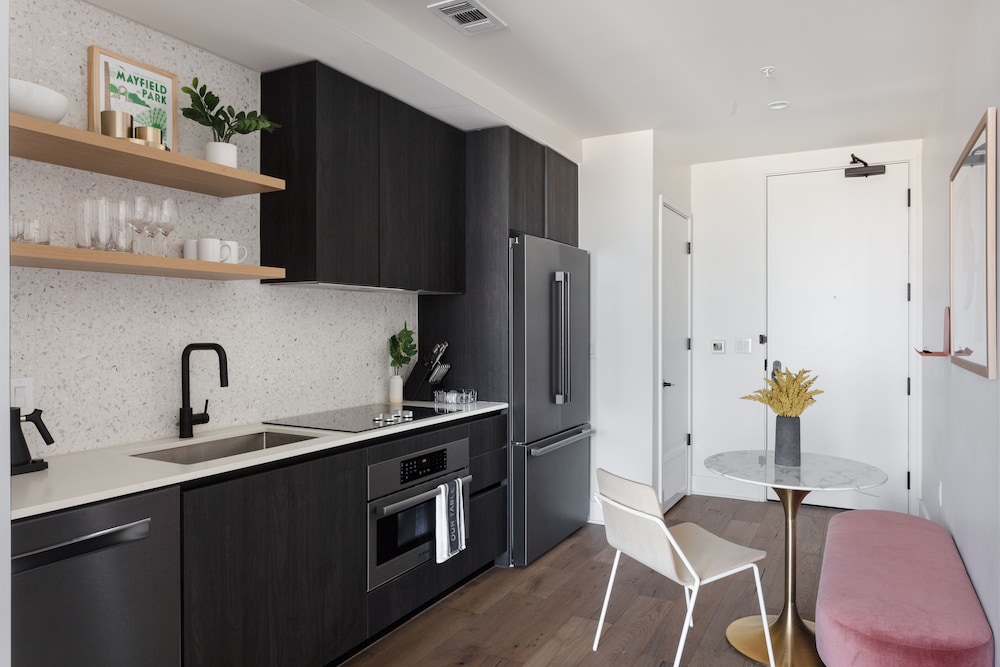 24th floor condo on Rainey St by Locale - Image 2