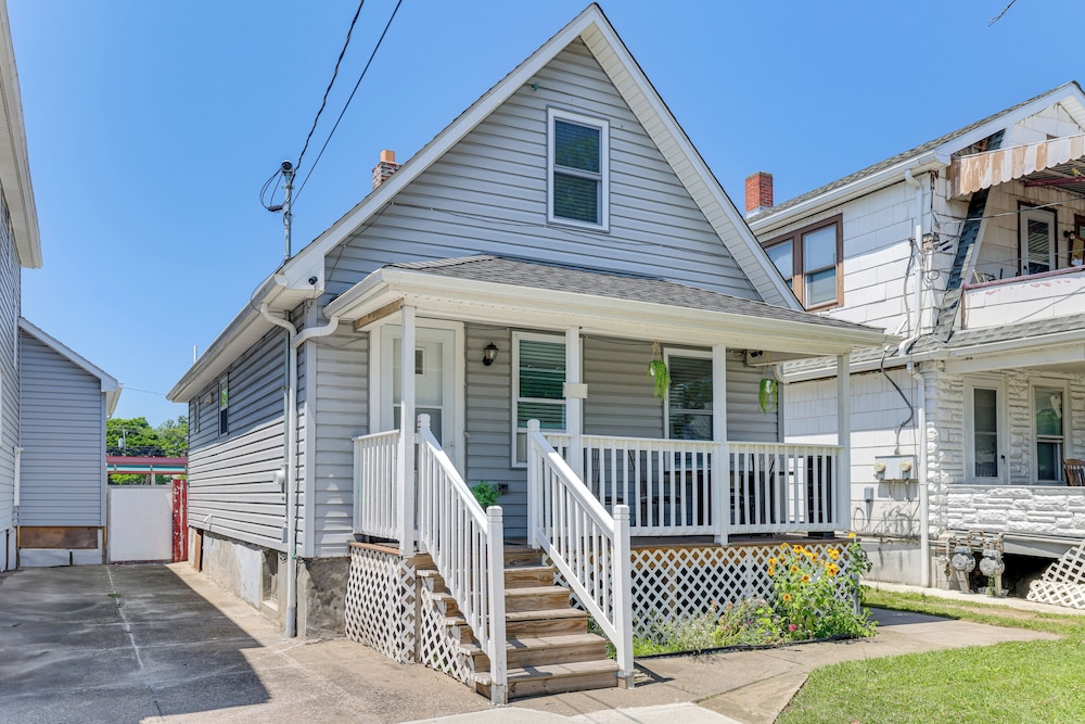2 Mi to State Park: Updated Niagara Falls Home