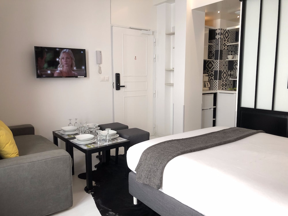 hotel room