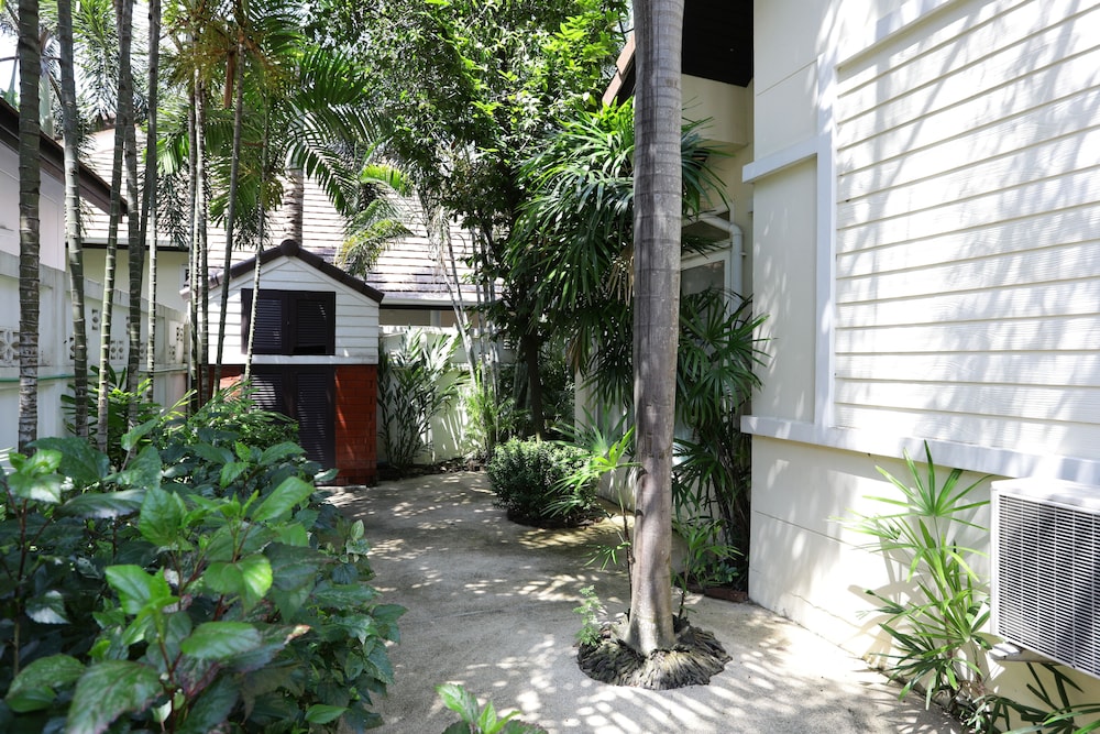 Green Residence Pool Villa