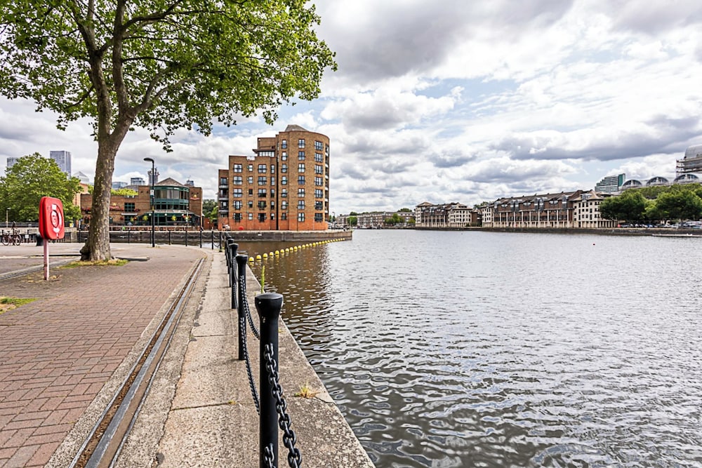 London Docklands Retreat