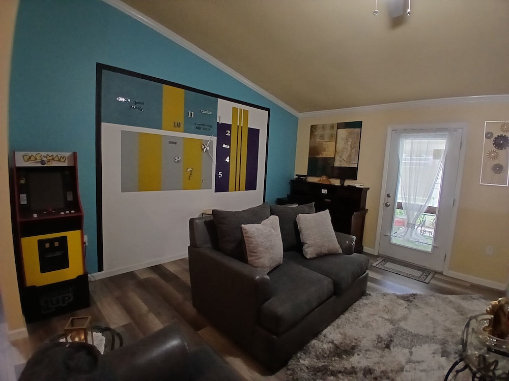 Modern Comfort Near Military Bases & Shopping Walk to Parks & Lakes!