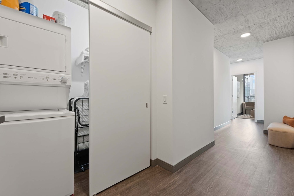 Cloud9 6 apt for 30ppl Fulton Market The Nouveau