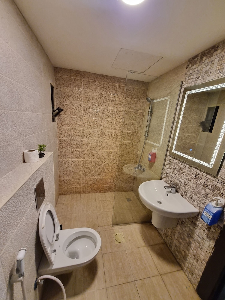 Charming Amman Apartment With Central AC and Wifi