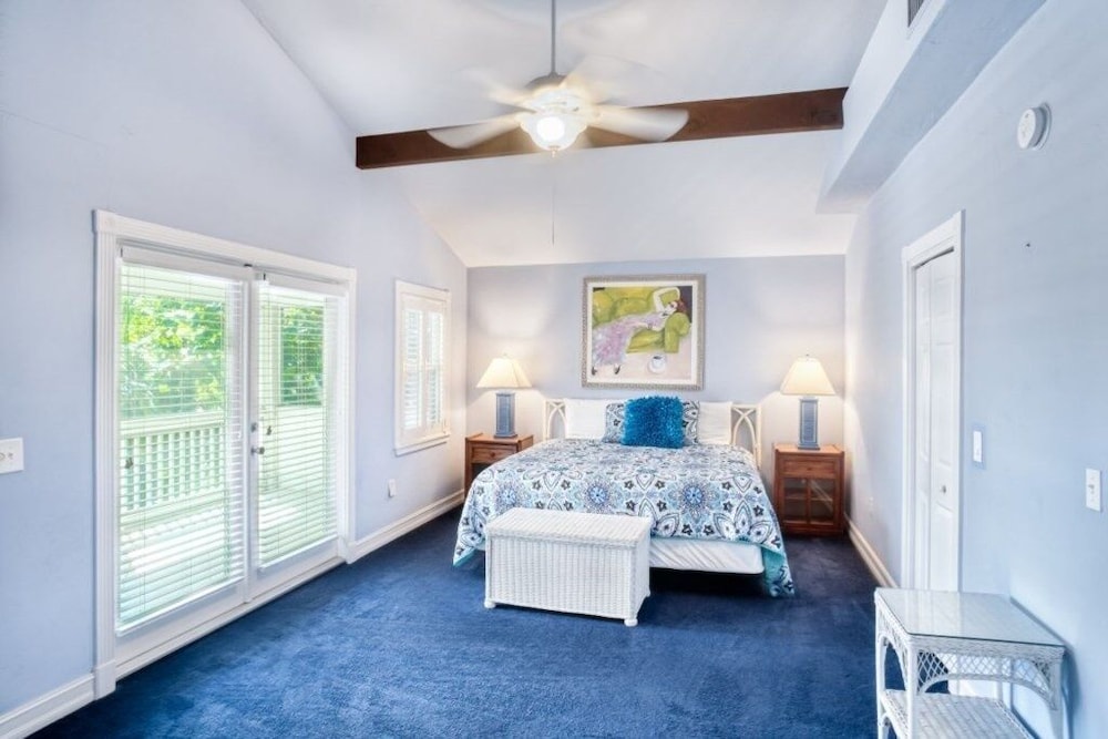Lollipop 3 Bedroom Home by RedAwning view 3